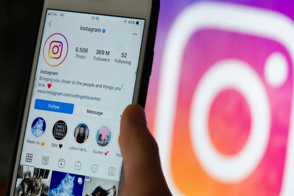 Thường xuyên đăng bài lên trang cá nhân Instagram